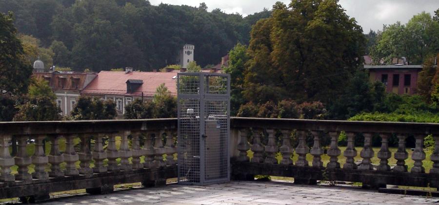 Więcej o: Raport problemowy na temat jakości powietrza w uzdrowiskach w Polsce w roku 2022