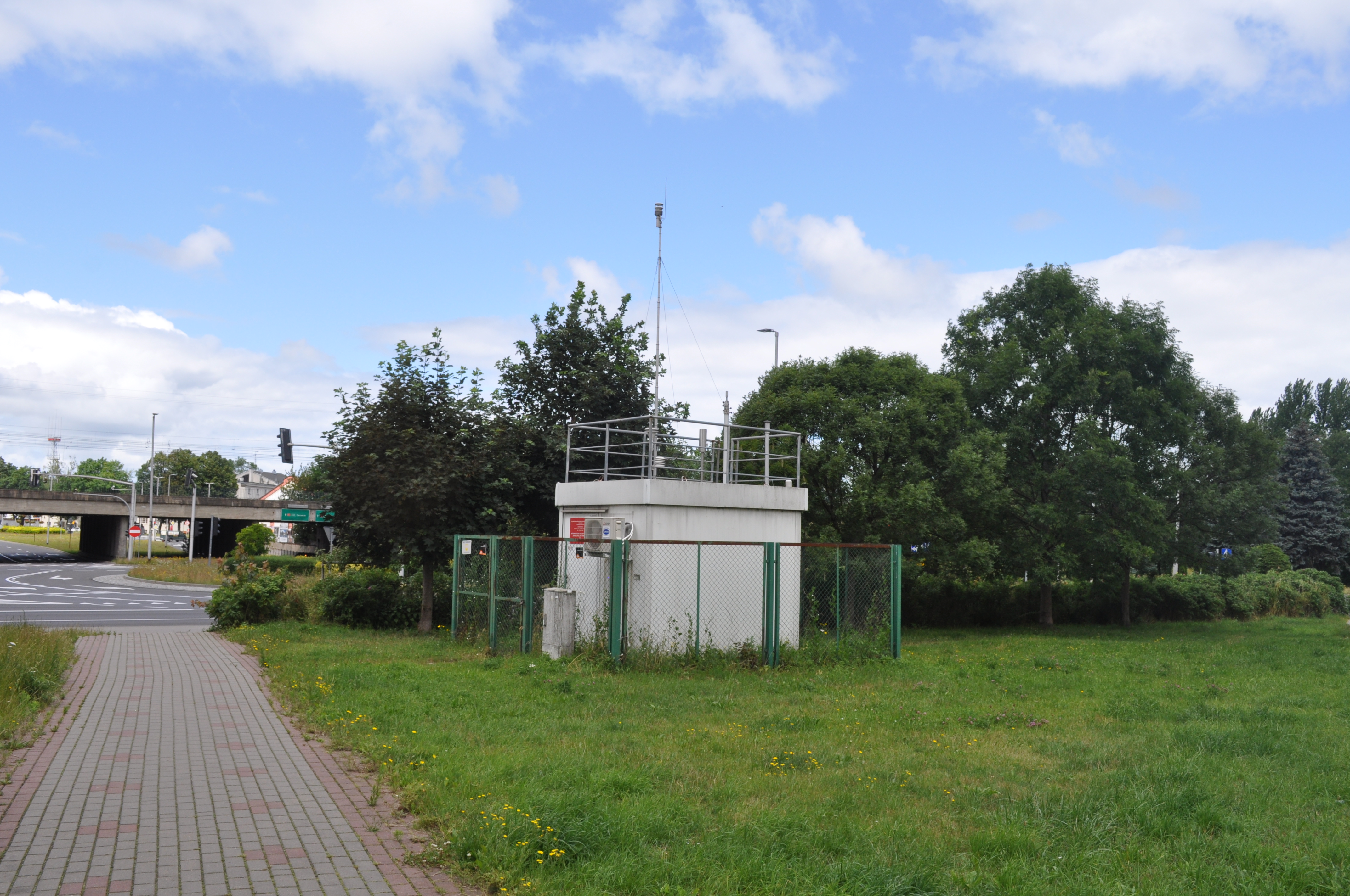 Stacja monitoringu powietrza w Koszalinie przy ul. Armii Krajowej