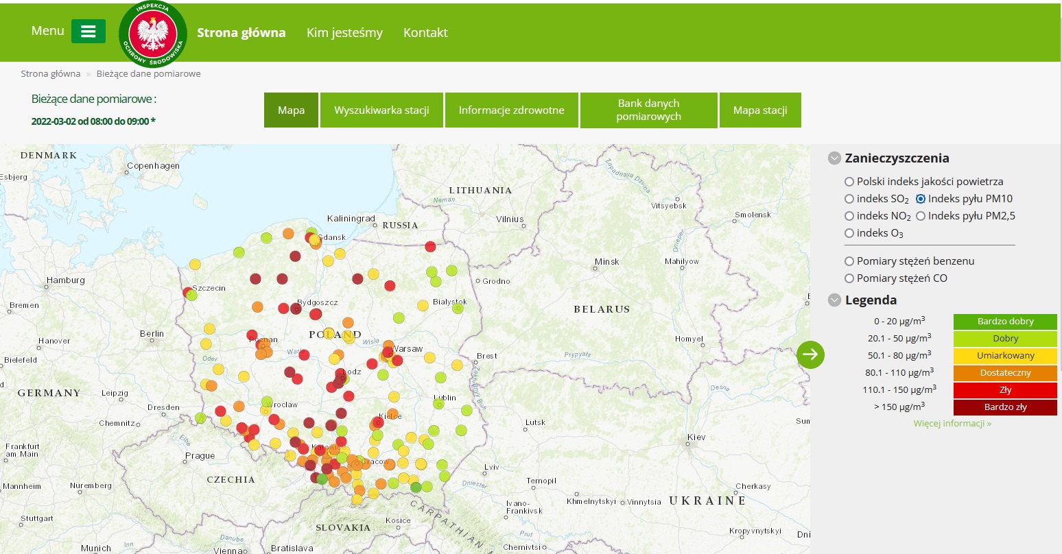 Indeks zanieczyszczenia powietrza dla pyłu PM10, wysokie steżenia w pasie biegnącym z południa przez centrum po Kujawy i Pomorze najwyższe wartości w centralnej częsci kraju