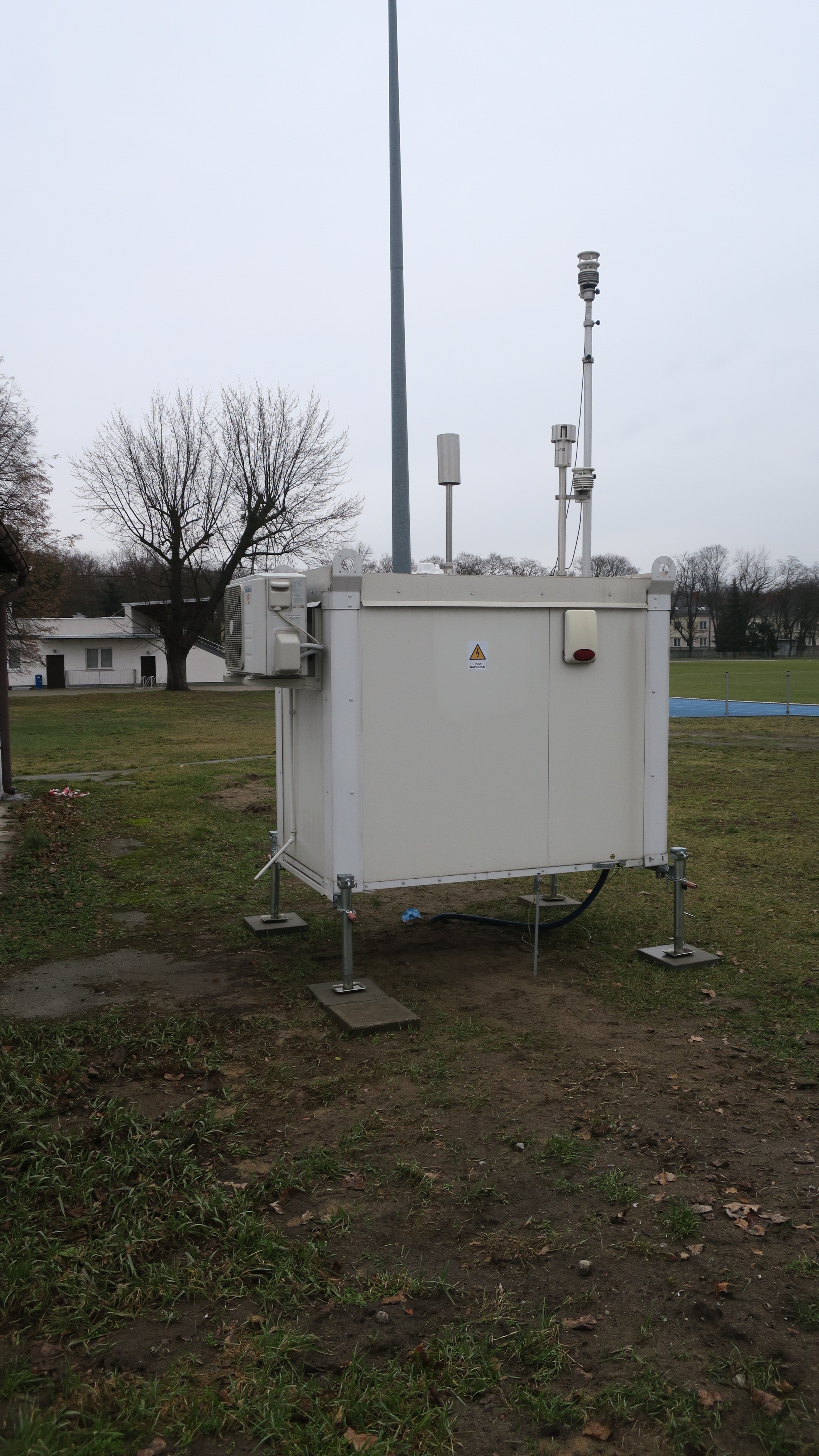 Mobilna stacja monitoringu jakosci powietrza w Koscianie