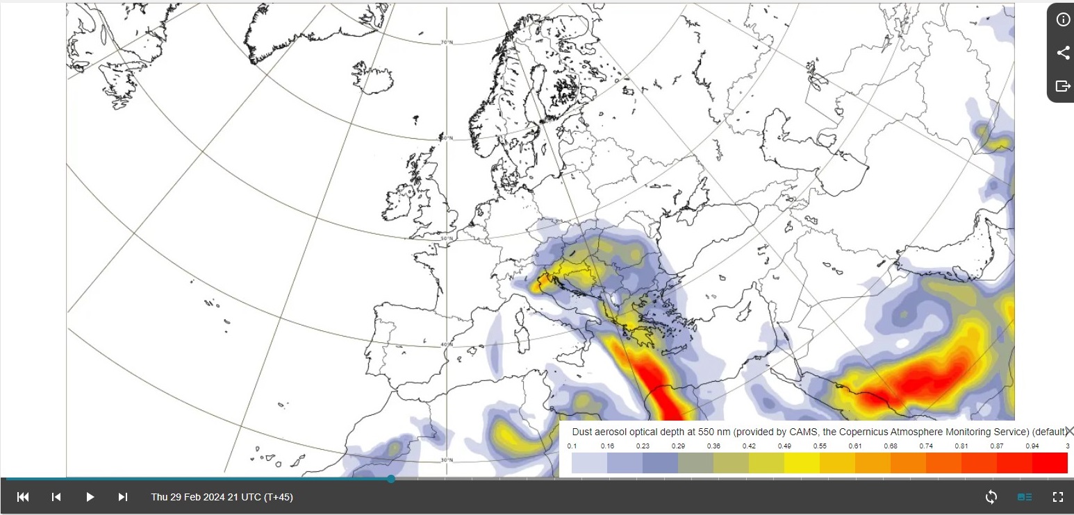 Prognozowany rozkład stężeń pyłów zawieszonych na godz. 21:00 UTC 29 lutego 