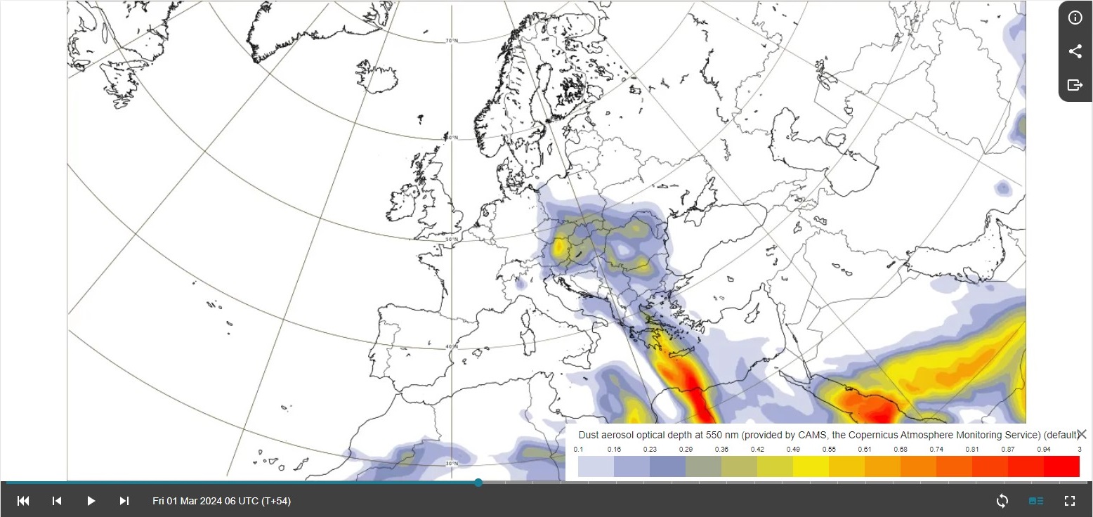 Prognozowany rozkład stężeń pyłów zawieszonych na godz. 06:00 UTC 