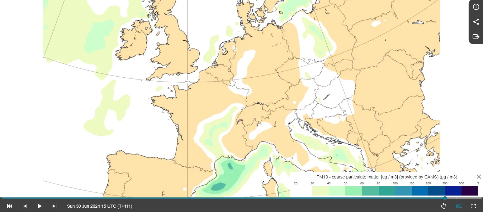 Prognozowany rozkład stężeń pyłów zawieszonych na godz. 15:00 UTC 30 czerwca br., - najwyższe stężenia w centrum