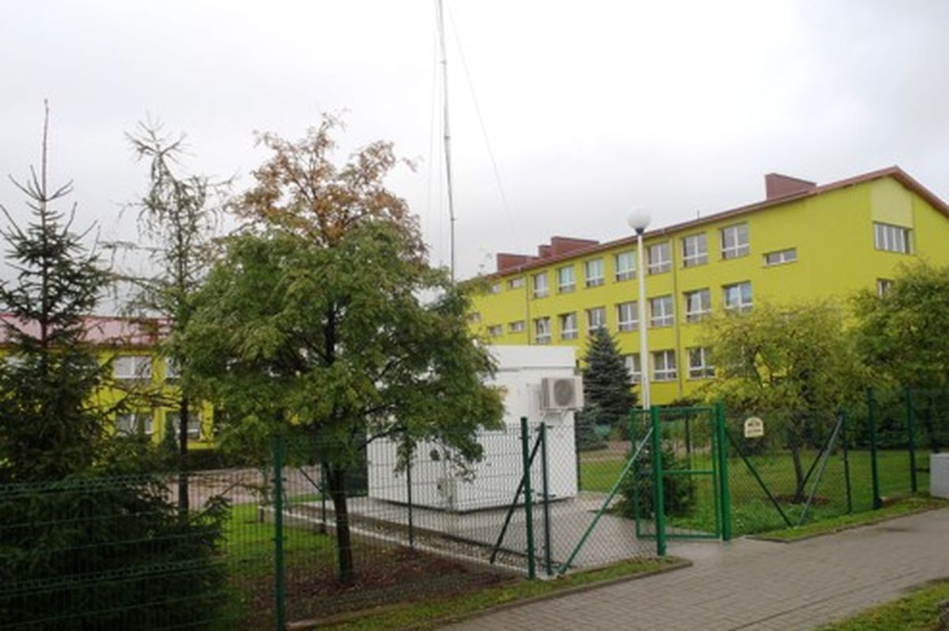 Zdjęcie stacji 			Żary
			, ul. Szymanowskiego 8
